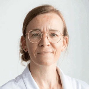 opdokter Tessa Kerre brengt eerlijkheid, empathie en kunst in de ziekenhuiskamer